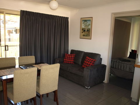 Old Coach Motor Inn - Accommodation Asia 4