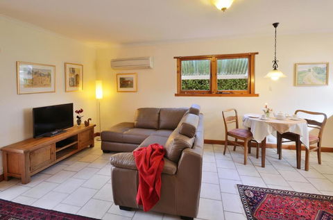 Stephanettes Cottage - Accommodation Asia 6