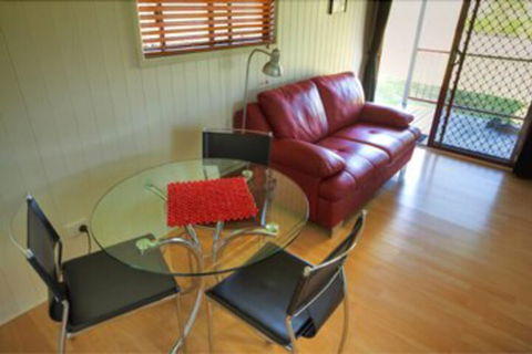 Killarney View Cabins & Caravan Park - Accommodation Guide 6