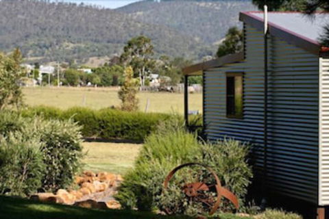 Killarney View Cabins & Caravan Park - Accommodation Guide 2