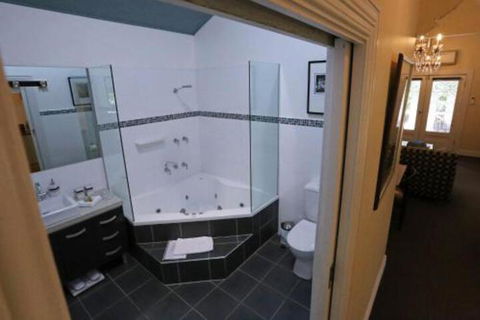 Mirkwood Forest Self Contained Spa Cottages - Accommodation Asia 3