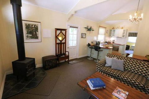 Mirkwood Forest Self Contained Spa Cottages - Accommodation Asia 4