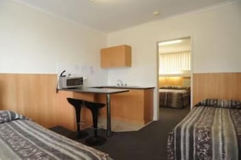 Bamboo Motor Inn - Accommodation Asia 6