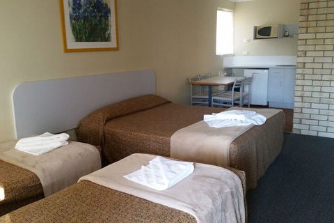 Ocean Parade Motel - Accommodation Asia 5