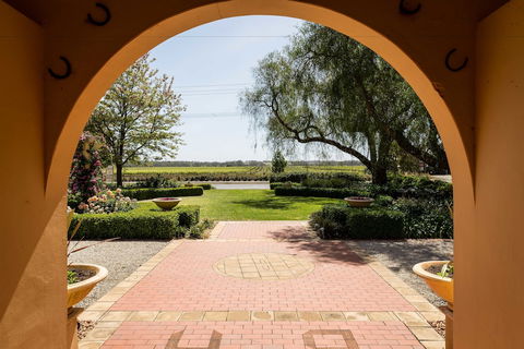 Barossa House - Accommodation Asia 5