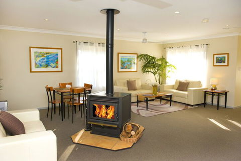 Tiarri Terrigal - Accommodation Guide 2