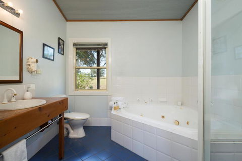 North Lodge Cottages - Accommodation Asia 4