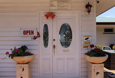 Hilltop On Tamborine - Accommodation Asia 0