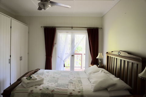 Hilltop On Tamborine - Accommodation Asia 5