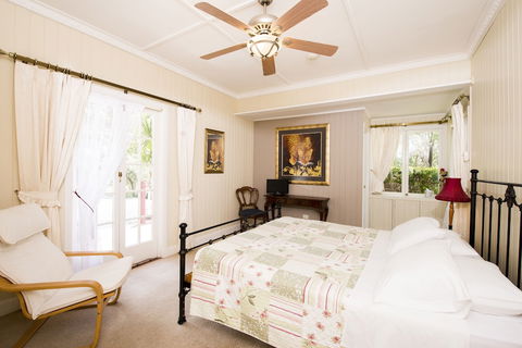 Hilltop On Tamborine - Accommodation Asia 3