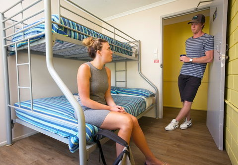Airlie Beach YHA - Hostel - Accommodation Guide 6