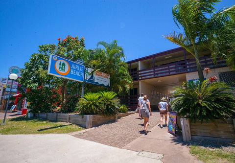 Airlie Beach YHA - Hostel - Accommodation Guide 0