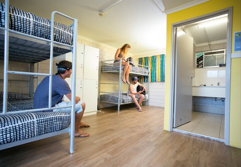 Airlie Beach YHA - Hostel - Accommodation Guide 5