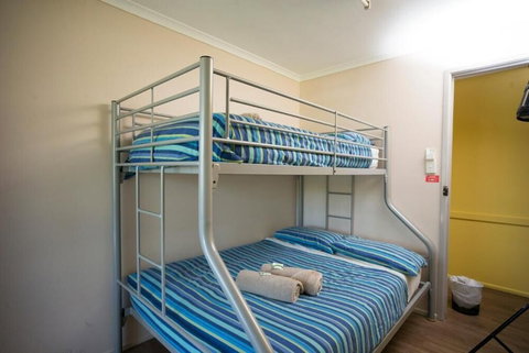 Airlie Beach YHA - Hostel - Accommodation Guide 3