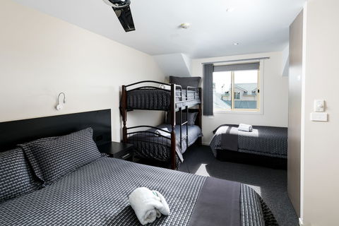 Dolphin Shores - Accommodation Guide 1
