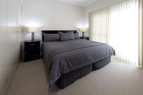 Dolphin Shores - Accommodation Guide 0