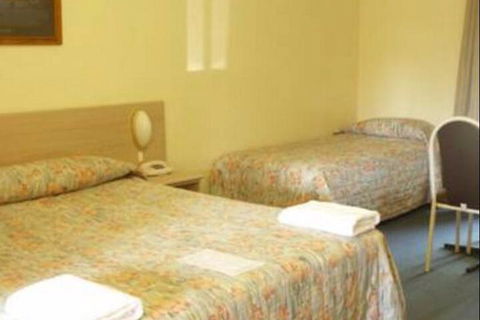Glades Motor Inn - Accommodation Asia 4