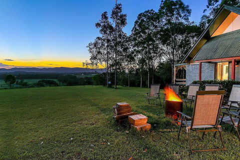 Vineyard Hill - Accommodation Asia 2