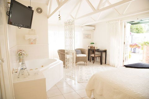 Rosebridge House Bed & Breakfast Adult Retreat - Accommodation Asia 6