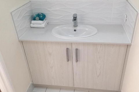 Coral Sea Apartments - Accommodation Asia 7
