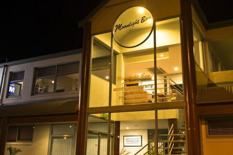 Moonlight Bay Apartments - Accommodation Guide 1