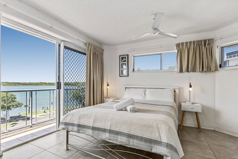 Reflections Holiday Apartments - Accommodation Guide 1