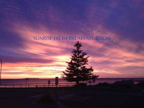 Beachhouse Mollymook - Accommodation Asia 3