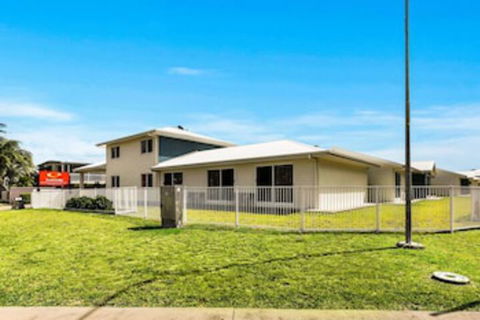 Econo Lodge Beachside - Accommodation Asia 0