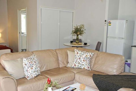 Crookneck Retreat - Accommodation Guide 6