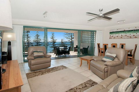 Norfolks On Moffat Beach - Accommodation Asia 3