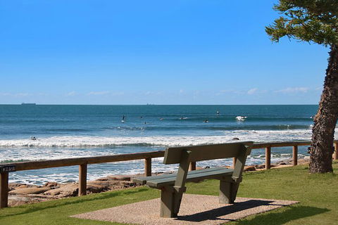 Norfolks On Moffat Beach - Accommodation Asia 7