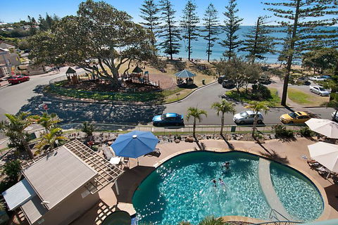 Norfolks On Moffat Beach - Accommodation Asia 5