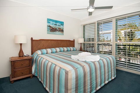 Norfolks On Moffat Beach - Accommodation Asia 1