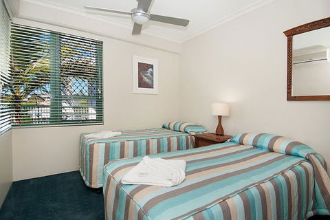 Norfolks On Moffat Beach - Accommodation Asia 2