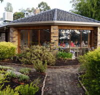 Magdala Motor Lodge  Lakeside Restaurant - Accommodation Asia