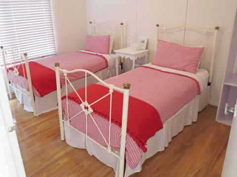The Little Red Hen Bed & Breakfast - Accommodation Guide 0
