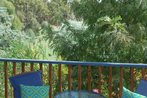 Riverwood Retreat - Accommodation Asia 5
