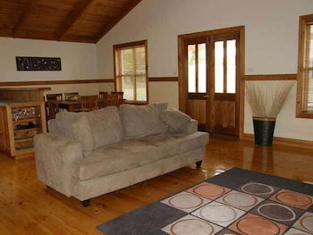 Beachport Retreat Holiday House - Accommodation Asia 0