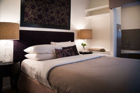 Spa Villas On Main - Accommodation Guide 3