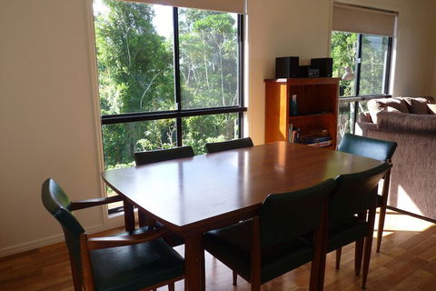 Bellthorpe Stays - Accommodation Asia 7