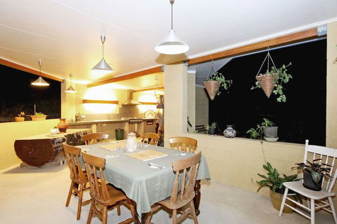 Wallaby Ridge Retreat - Accommodation Asia 7