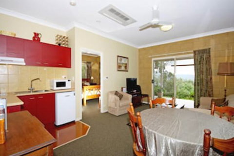 Wallaby Ridge Retreat - Accommodation Asia 4