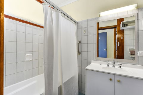 William Macintosh Motor Lodge - Accommodation Asia 3