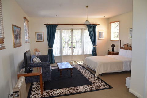 Leura House - Accommodation Asia 7