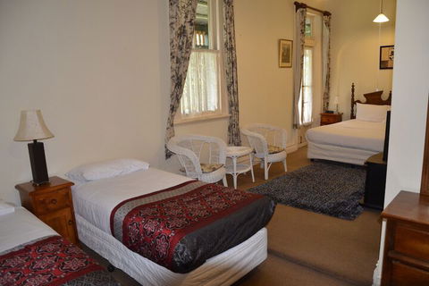 Leura House - Accommodation Asia 5