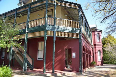 Leura House - Accommodation Asia 0