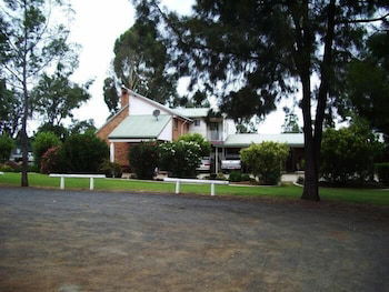 Park House Motor Inn - Accommodation Guide 1