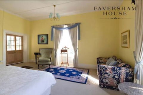 Faversham House - Accommodation Guide 3