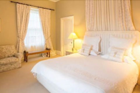 Faversham House - Accommodation Guide 2