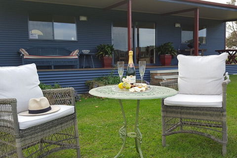 The Wattle Lodge - Accommodation Asia 1